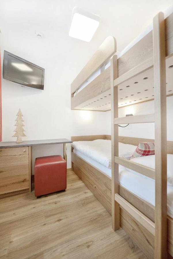 Hotel Alpina Superior Pettneu am Arlberg Kültér fotó