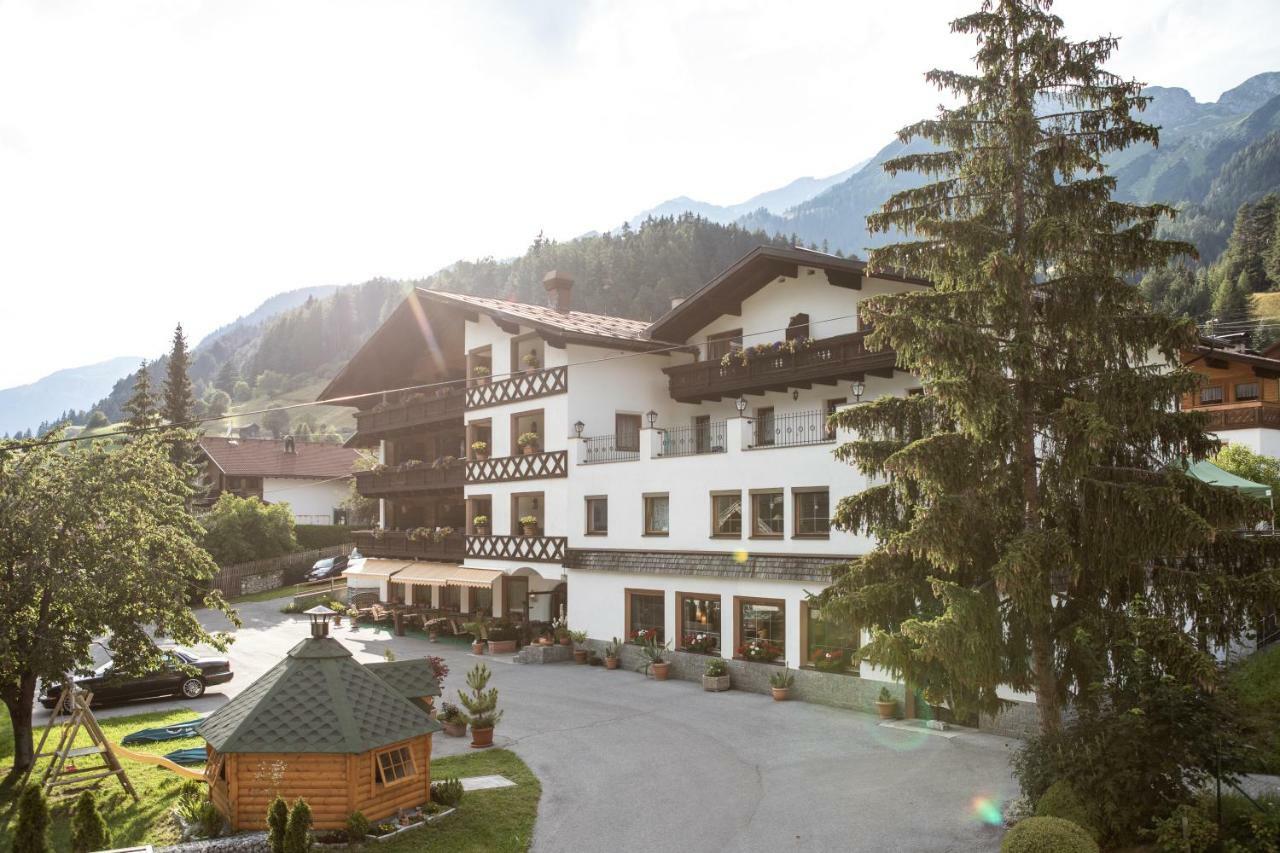 Hotel Alpina Superior Pettneu am Arlberg Kültér fotó