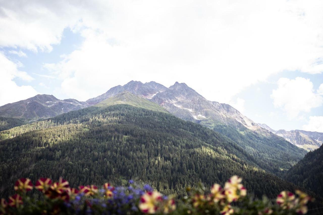 Hotel Alpina Superior Pettneu am Arlberg Kültér fotó